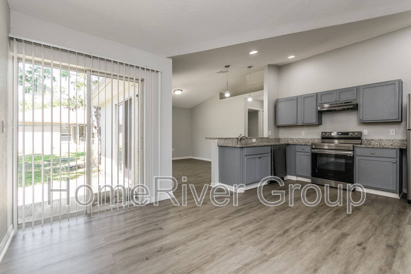 Building Photo - 701 Caracara Ct