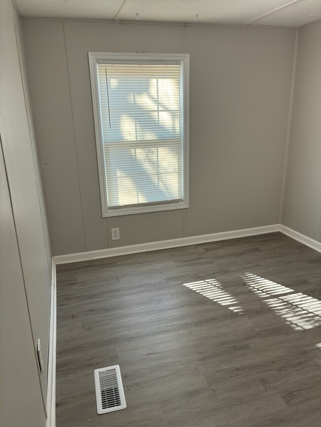 Building Photo - 2 Crosby Ln