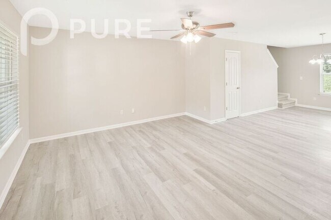 Building Photo - 4645 Esmeralda Drive