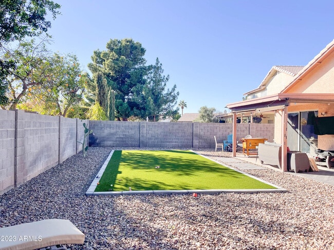 Building Photo - 1077 W Olive Ave