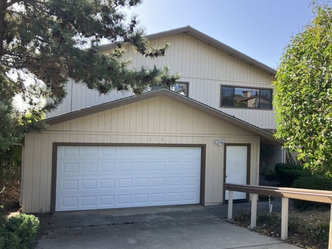 Building Photo - 173 Birch Ave