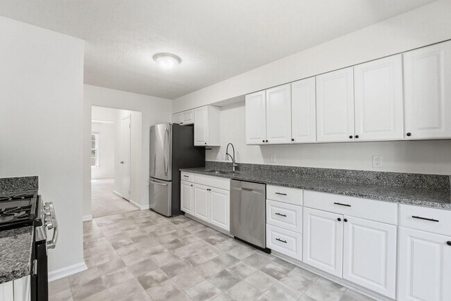 Building Photo - 719 Arbor Ct