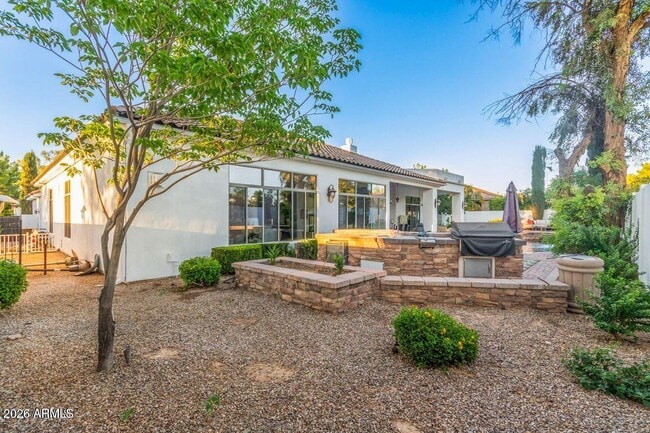 Building Photo - 2061 E Prescott Pl