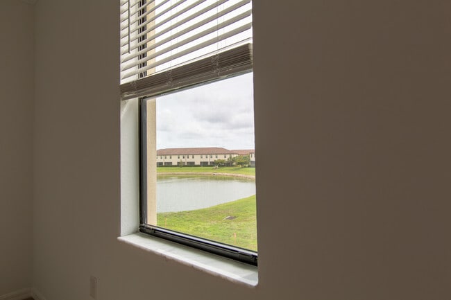 Building Photo - 20457 Lagente Cir