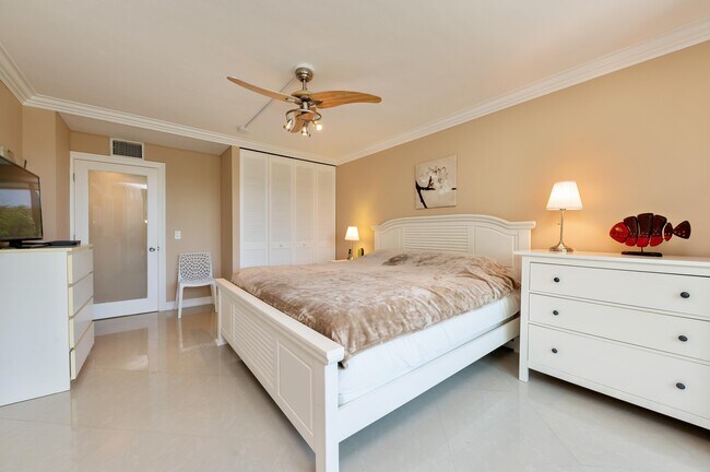 Building Photo - 1112 Ocean Terrace