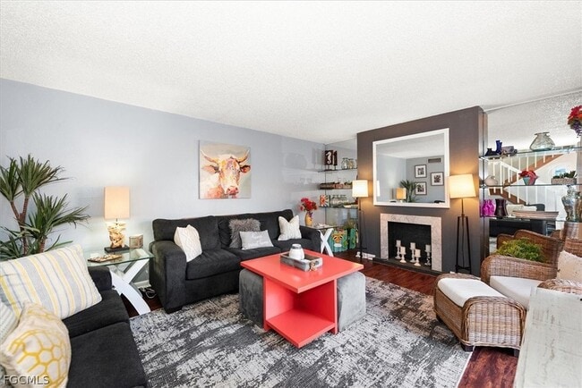 Building Photo - 4029 Sandlewood Ln