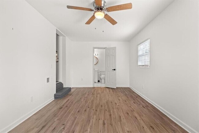 Building Photo - 5300 Binford Pl SW