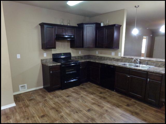 Building Photo - 2104 Fern Valley Dr
