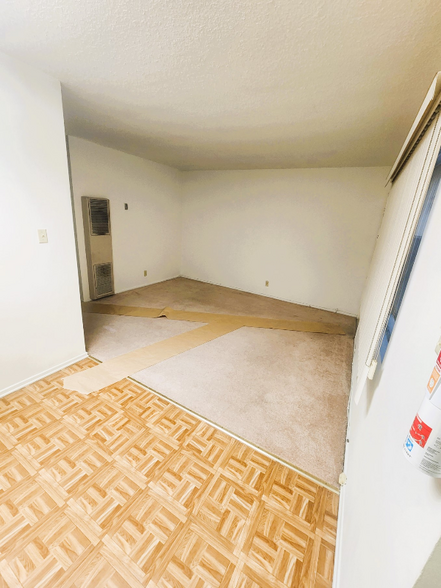 Building Photo - 133 S Swall Dr