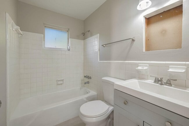 Building Photo - 3147 Naylor Terrace