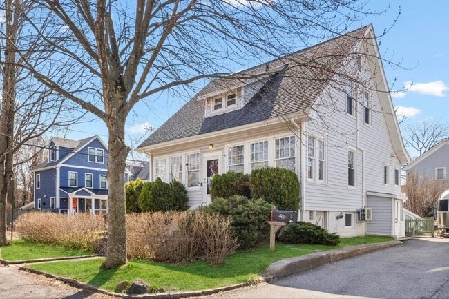Building Photo - 401 Hunter Ave