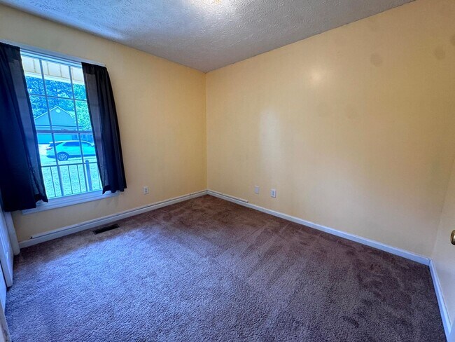 Building Photo - 109 Belle Boyd Dr