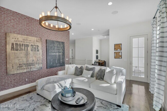 Building Photo - 3507 North 39th Pl