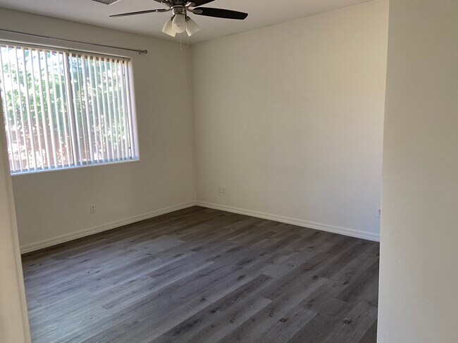 Building Photo - 8057 N Command Point Dr