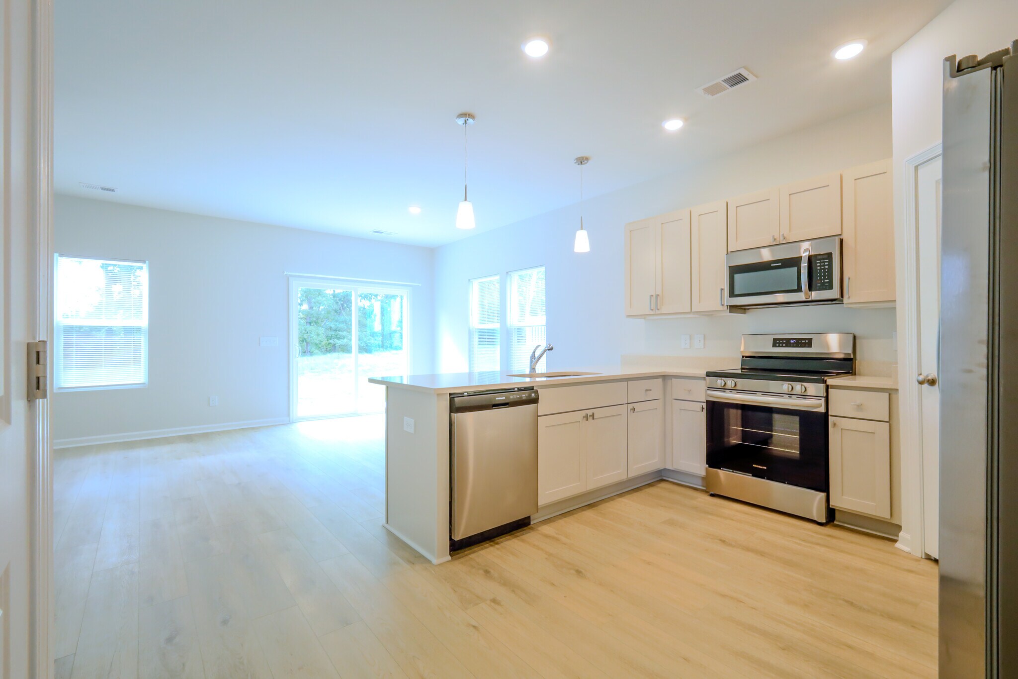 Kitchen and Dining area - 1510 Alvin Pond Dr