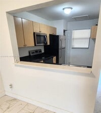 Building Photo - 902 NE 209th St