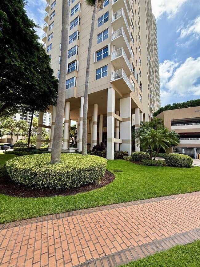 Building Photo - 770 Claughton Island Dr