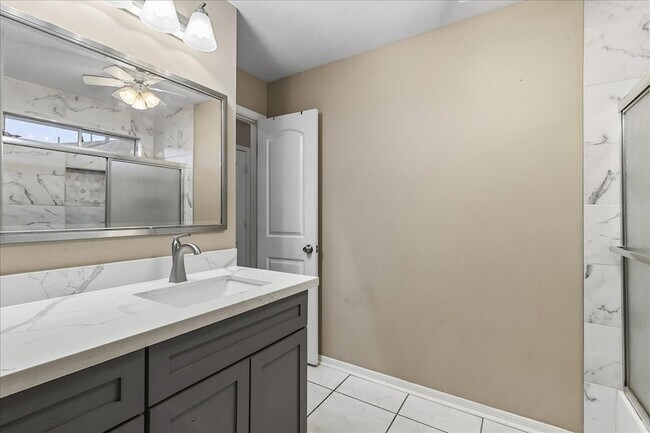 Building Photo - 16218 Bunker Ridge Rd