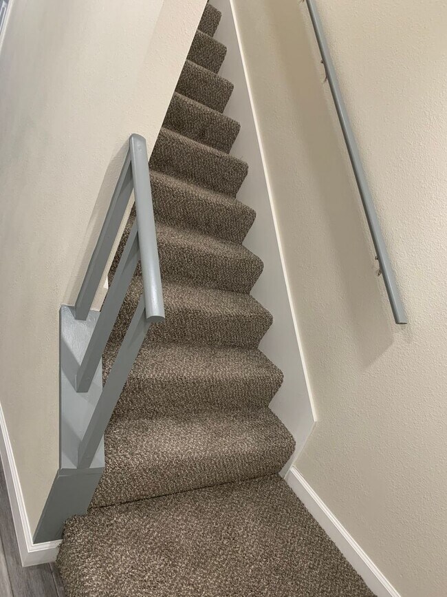 Building Photo - Enjoy this beautifully updated 3 Bed/2.5 Bath Townhome  **Military Discount Available**50% OFF 1s...