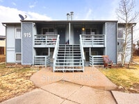 Building Photo - 915 Hathaway Dr