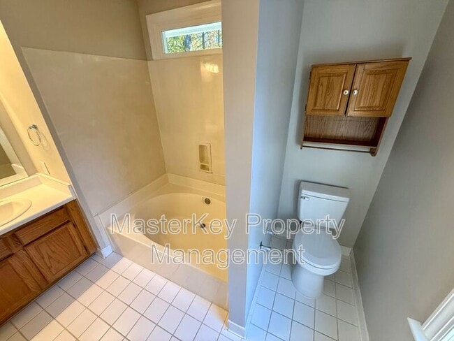 Building Photo - 306 Cary Pines Dr