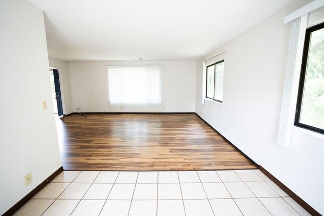 Building Photo - Single Level Home in McKinelyville