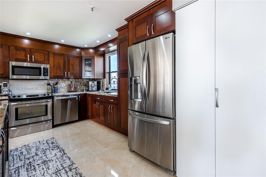 Building Photo - 408 Poinciana Island Dr