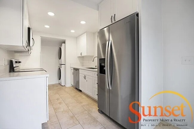 Building Photo - 7755 Starling Dr