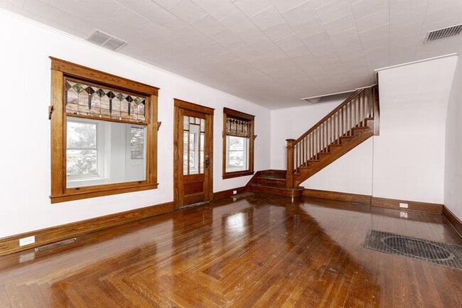 Building Photo - 645 Pawling Ave