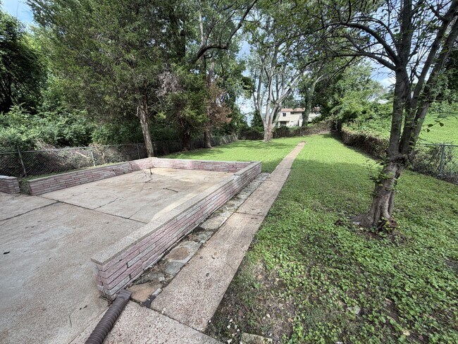 Building Photo - 6150 Dupree Ave