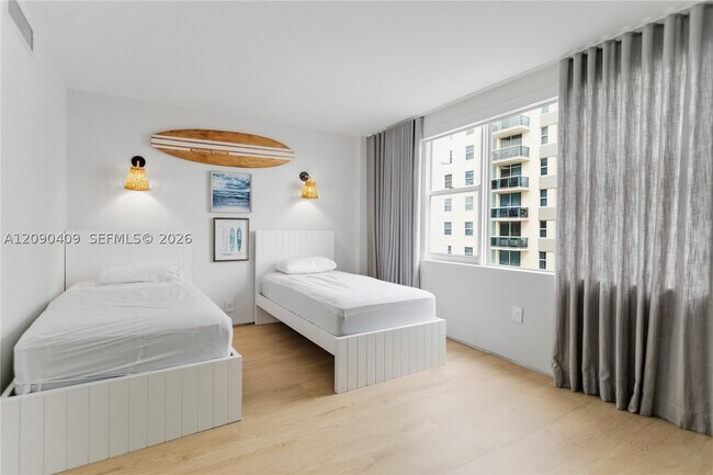 Building Photo - 9195 Collins Ave