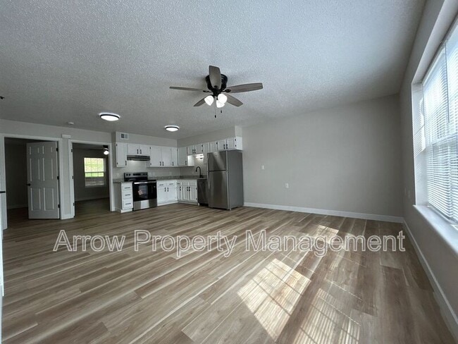 Building Photo - 1015 14th St