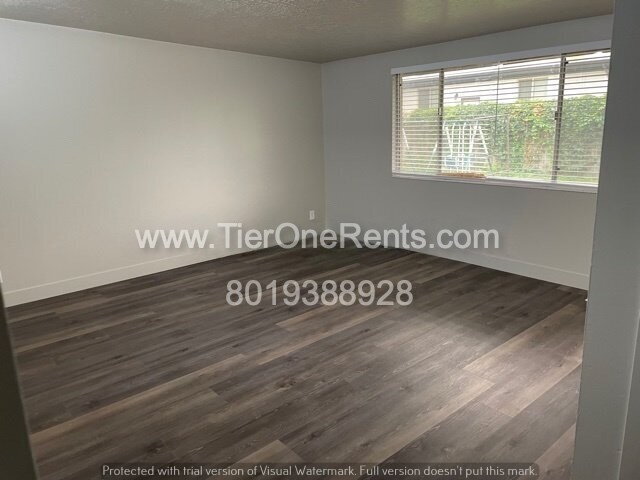 Building Photo - This property offers a NO DEPOSIT option a...