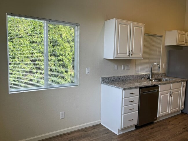 Building Photo - Beautiful 3 Bed, 2 Bath Home with 2-Car Garage in Desirable Sparks Neighborhood