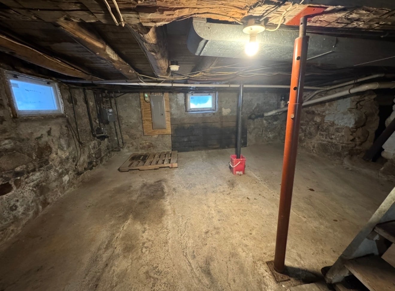 Building Photo - 1600 N Lyndonville Rd