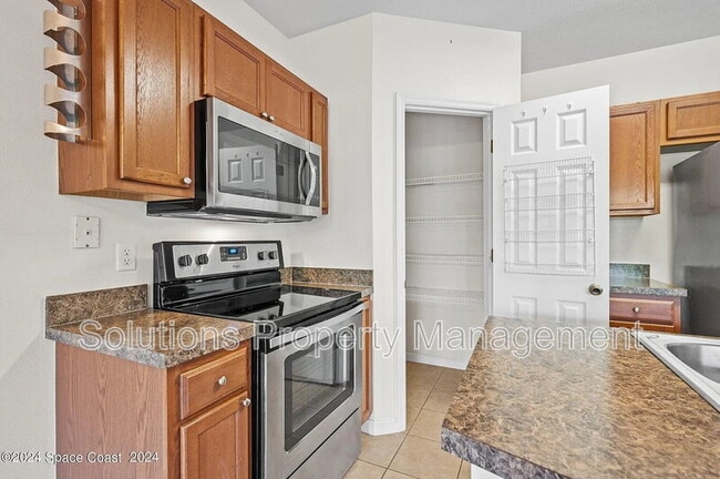 Building Photo - 1375 Lara Cir