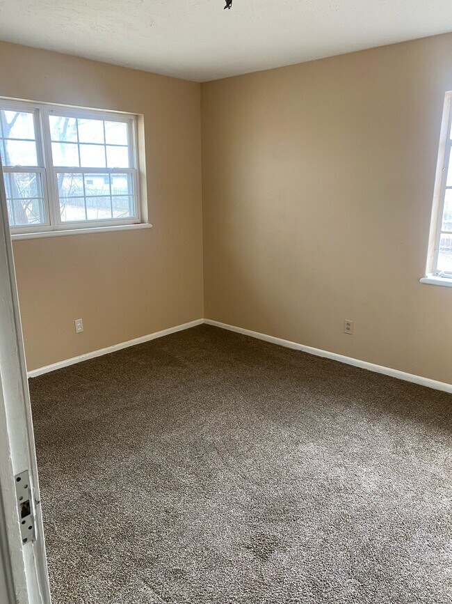 Bedroom 1 - 5401 S Ross Ave