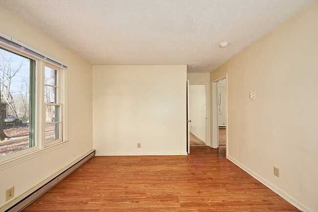 Building Photo - Coming Soon: 2BR, 1BA house (Do not apply without speaking with us first.)