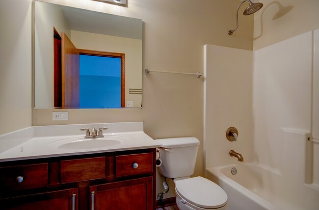 Building Photo - 520 Frieh Dr
