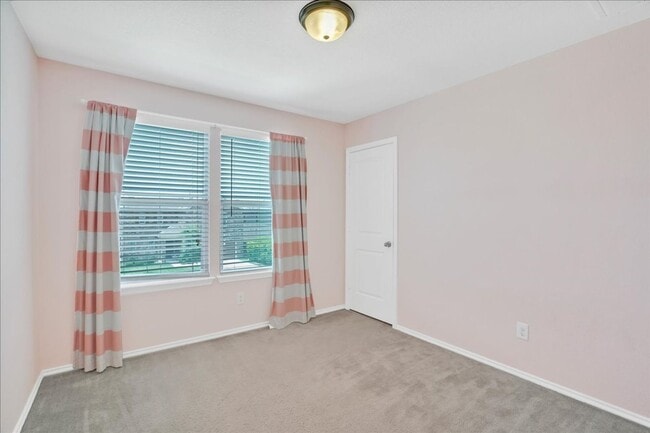 Building Photo - 1705 Uhland Dr