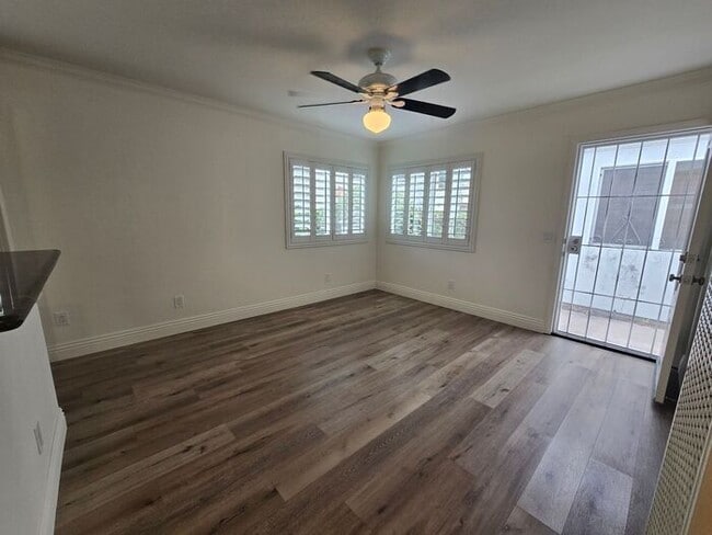 Building Photo - 1 BD / 1 BTH Home on Hornblend with Parking in Pacific Beach San Diego