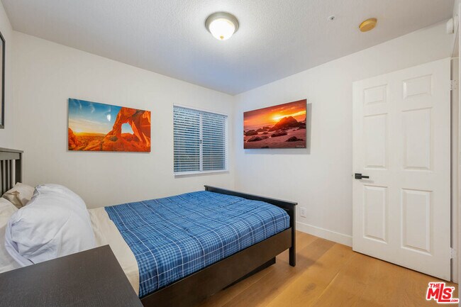 Building Photo - 1220 Dincara Rd