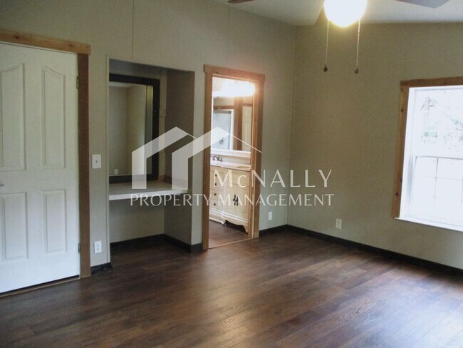 Building Photo - 3 Bedroom 2 Bath Home in Lakebay