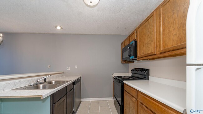 Building Photo - 126 Waters Edge Ln