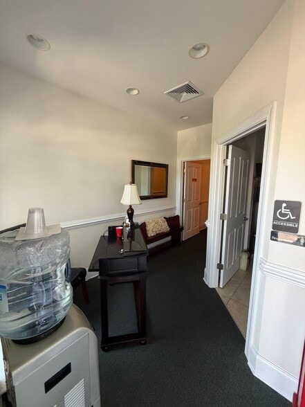 Building Photo - 4378 Oleander Dr