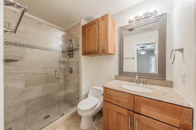 Building Photo - 2912 Charter Oak Dr