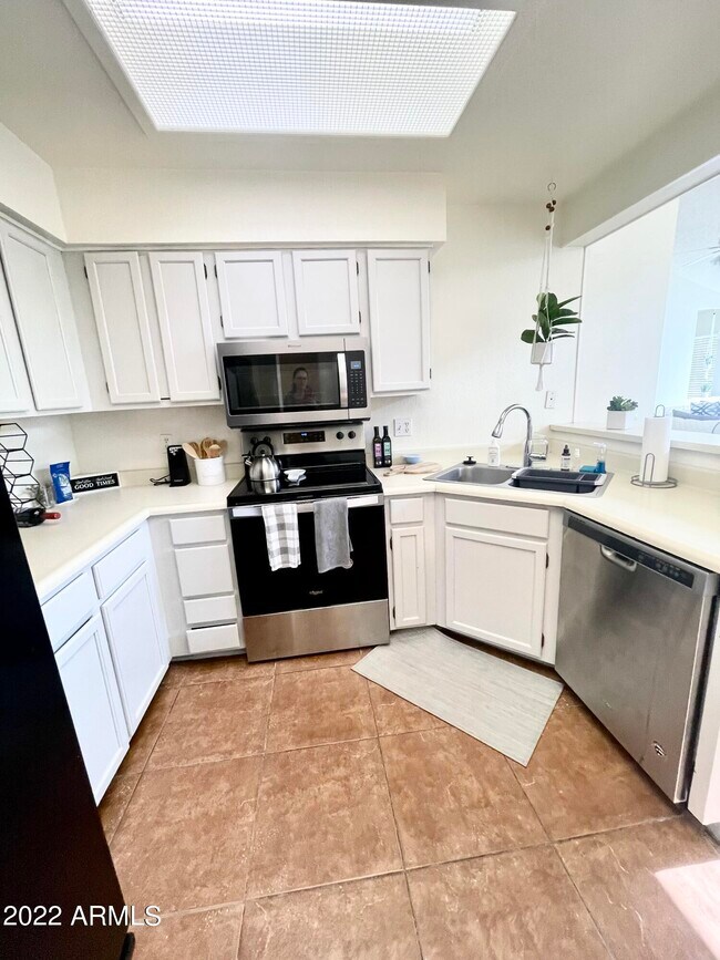 Building Photo - 9209 N 59th Ave