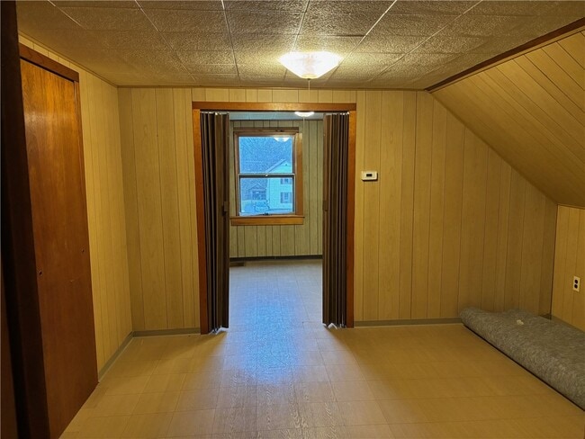 Building Photo - 3 Glen Ave