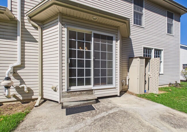 Building Photo - Gorgeous 3 Bedroom Single Family