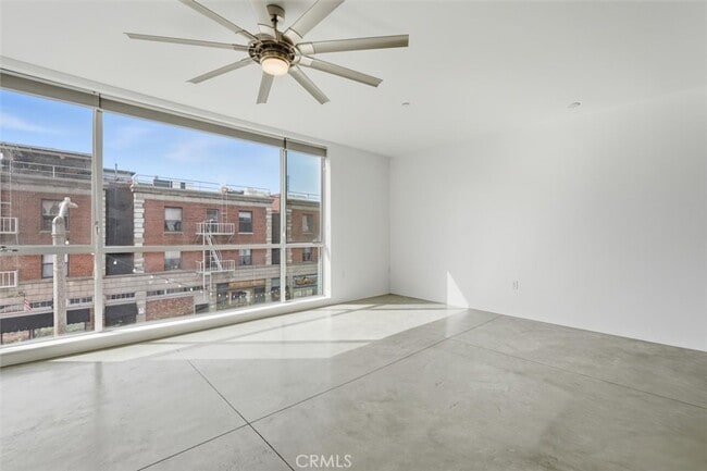 Building Photo - 285 W 6th St